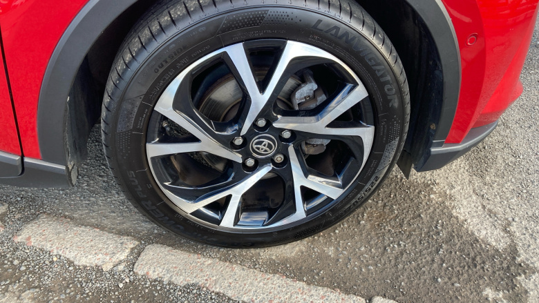 Toyota C-HR 1.8 Hybrid Design 5dr CVT Hybrid Hatchback